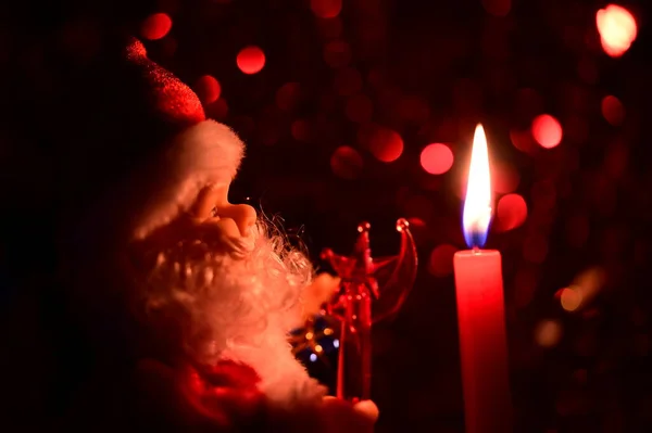 Jul Dekorationer Med Brinnande Ljus Närbild Festlig Bakgrund — Stockfoto