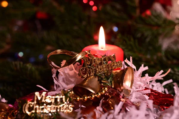 Decoraciones Navidad Con Velas Encendidas Vista Cerca Fondo Festivo —  Fotos de Stock