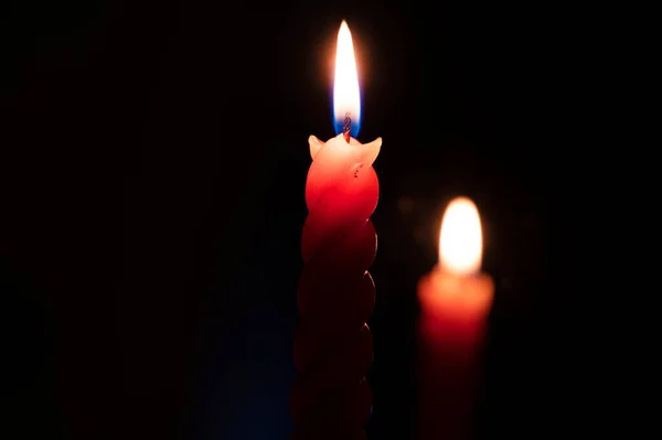 Brûlant Des Bougies Rouges Dans Obscurité — Photo