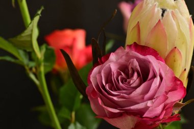 Yaklaş, güzel çiçek buketi 