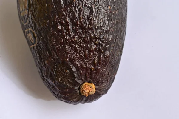 Свежий Авокадо Белом Фоне — стоковое фото