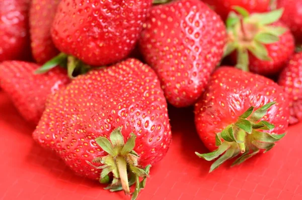 Nahaufnahme Von Frischen Reifen Erdbeeren — Stockfoto