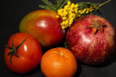 Hayat taze meyvelerle dolu