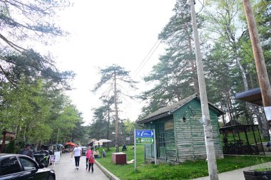 İnsanların yaz tatilinin tadını çıkarması