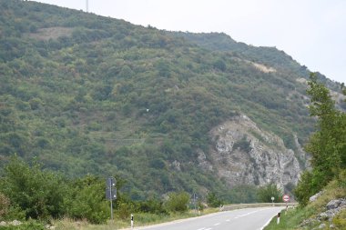 Güzel bir dağ manzarası Doğa manzarası 