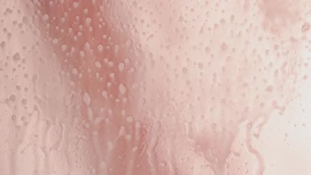 Pulverização Manual Janela Vidro Com Detergente Spray Esponja Azul Limpeza — Vídeo de Stock