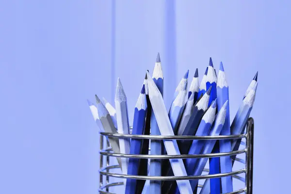 Lápis Azul Pontiagudo Caixa Lápis Local Trabalho Tempo Lazer — Fotografia de Stock
