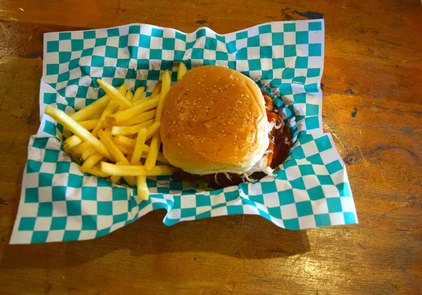 Burger Chips Paper Plate Cafe —  Fotos de Stock