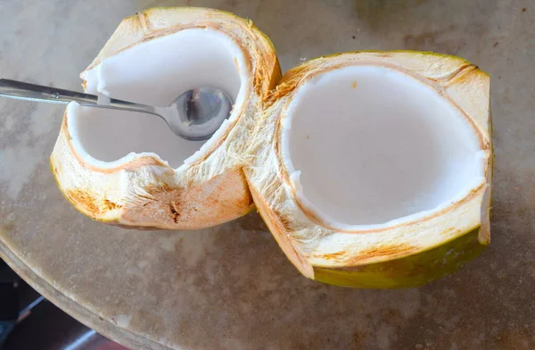 Kokosové Půlky Připravené Jídlu — Stock fotografie