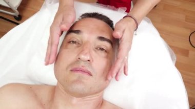 Erkek için cerrahi olmayan yüz gerdirme - İtalyan masaj salonu
