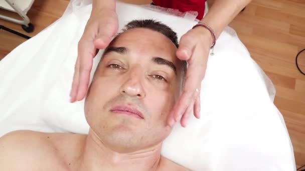 Нехірургічне Обличчя Чоловіка Італійський Масаж Моделювання Тренажерний Зал — стокове відео