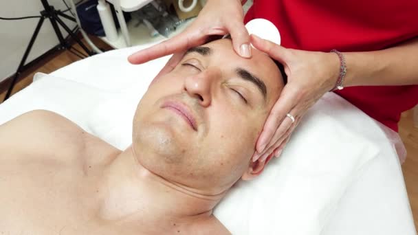 Ikke Kirurgisk Ansigtsløftning Til Mand Italiensk Modellering Massage Gym – Stock-video