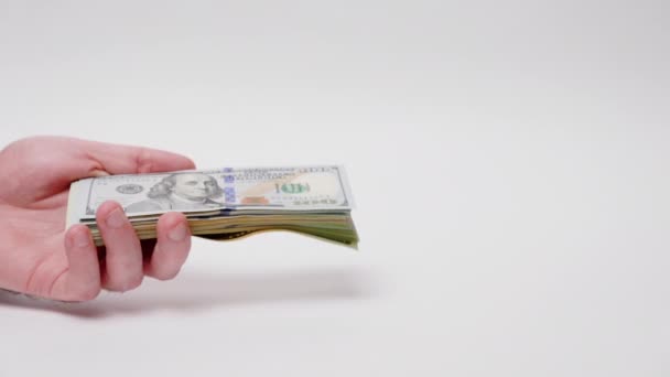 Man Shows Stack Dollar Bills Woman Shows Plastic Credit Card — Vídeos de Stock