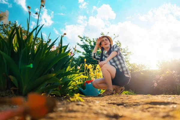 Summer Young Smiling Woman Sits Garden Wiping Sweat Her Brow — Foto de Stock