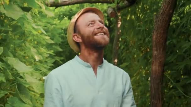 Earth Day Happy Bearded Caucasian Gardener Straw Hat Walks Passion — Stock Video