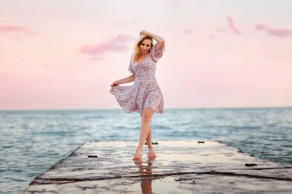 Dreamy Blonde Woman Dress Posing Sea Pier Horizon Twilight Pink — Stock Photo, Image