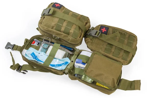 Öppen Utrustad Militär Individuell Första Hjälpen Kit Med Ett Innehåll — Stockfoto