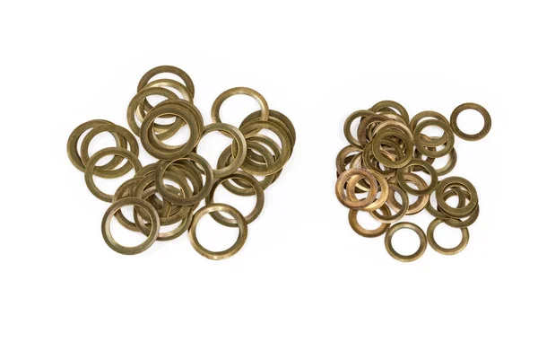 Twee Hopen Van Metalen Ringen Verschillende Maten Als Oogjes Componenten — Stockfoto