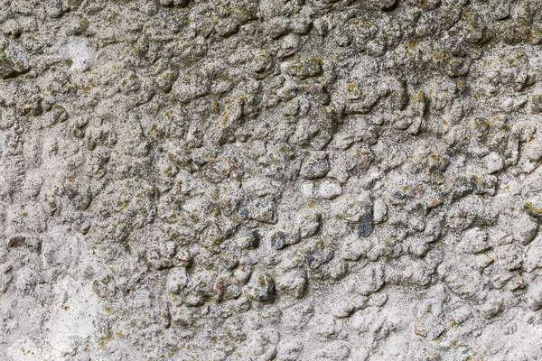 Fragment Der Alten Betonmauer Mit Rauer Oberfläche Teilweise Mit Moos — Stockfoto