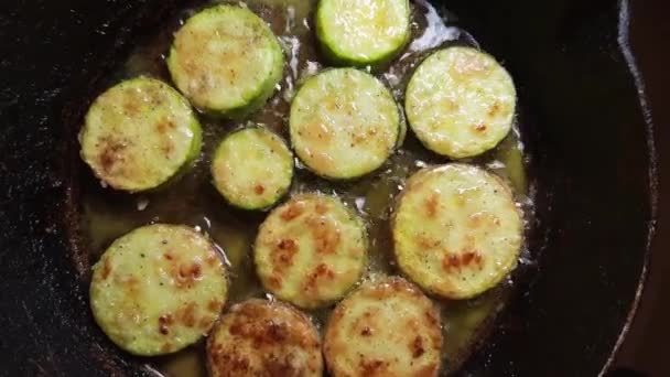 Slices Zucchini Frying Old Frying Pan — Stock Video