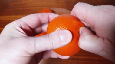Peeling of tangerine Murcott from a skin