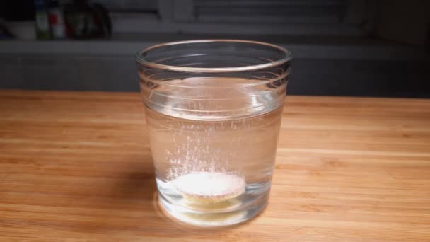 Dissolver Início Comprimido Efervescente Vidro Água Vista Lateral — Vídeo de Stock