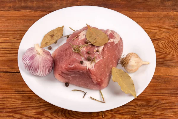 Big Piece Fresh Raw Pork Obtained Hind Leg Garlic Dry — Stock Photo, Image