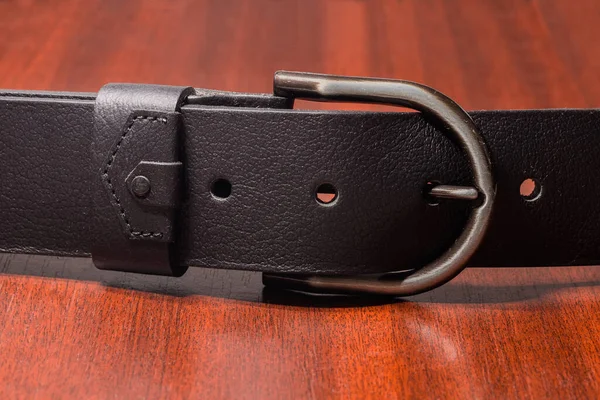 Classical Buckle Semicircular Frame Fastened Casual Black Leather Belt Men — Stock Photo, Image