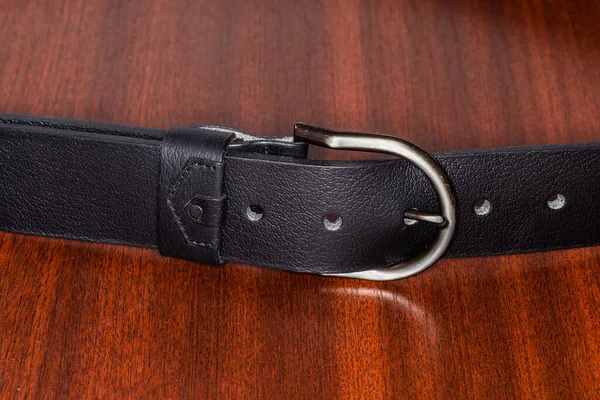 Cinturón Cuero Negro Casual Sujetado Para Hombres Con Hebilla Clásica — Foto de Stock