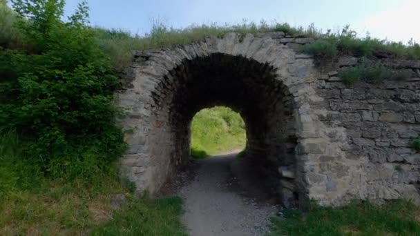 Каменный Туннель Оборонительной Стене Средневековой Крепости — стоковое видео