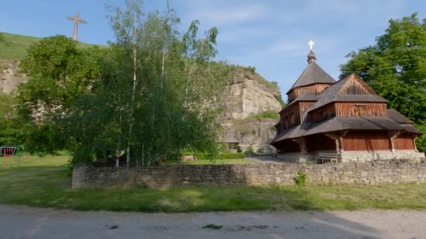 Croce Esaltazione Chiesa Contro Fortezza Medievale Kamianets Podilskyi Ucraina — Video Stock