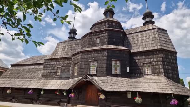 Μεσαιωνική Ξύλινη Εκκλησία Της Αναλήψεως Στο Chortkiv Ουκρανία — Αρχείο Βίντεο