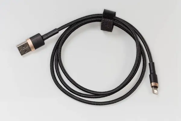 Couled Black Braided Cable Plugs Usb Type Lightning Edges Gray — Stock Photo, Image