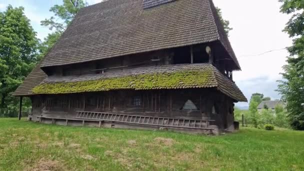 Gotische Holzkirche Mit Turm Dorf Sokyrnytsia Ukraine — Stockvideo