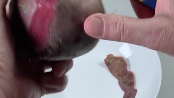 Peeling Fresh Raw Red Beetroot Vegetable Peeler — Stock Video