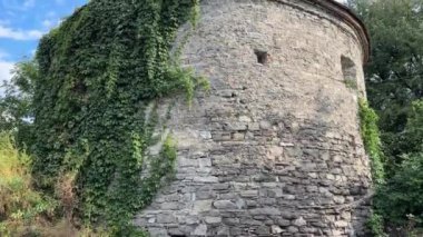 Kamianets-Podilskyi, Ukrayna 'daki Ortaçağ savunma kulesi