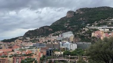 Monako 'nun batı yakası ve limanı olan Fontvieille bölgesi