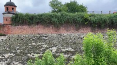 Ortaçağ Dubno Kalesi 'nin kale ve hendeği, Ukrayna