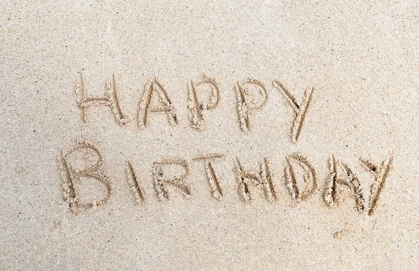 Happy Birthday Tekst Wydrukowany Piasku Plażowym — Zdjęcie stockowe
