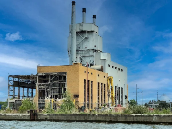 密歇根被遗弃的燃煤发电厂 — 图库照片