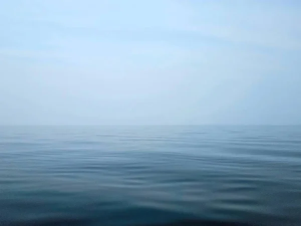 Calm Blue Lake Michigan Water Hazy Horizon Sky — стоковое фото