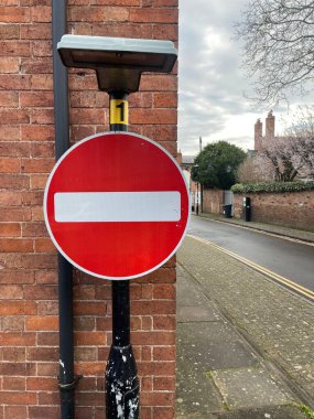 Şehirde araç trafik işareti için giriş yok