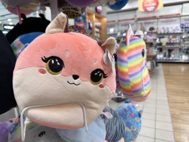 Yerel mağazada satılan pelüş oyuncak, kopyalama alanı