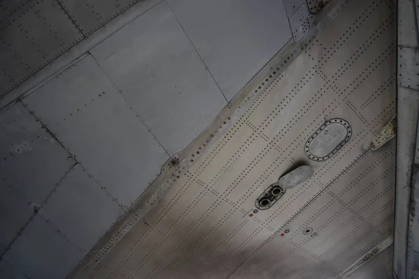 Perçinli Uçak Metalik Gövdesi Detayı — Stok fotoğraf