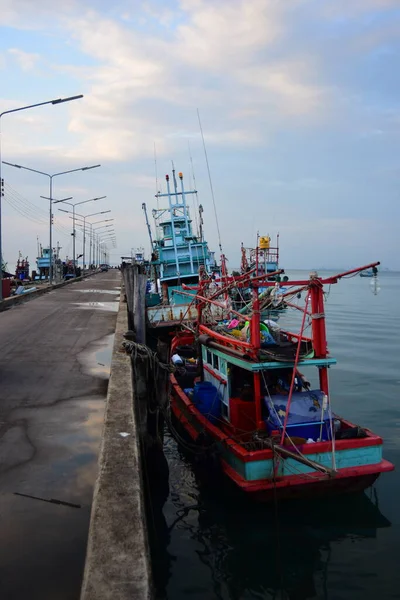 Tayland Balıkçı Limanında Tekneler — Stok fotoğraf