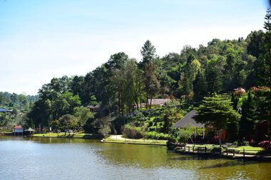 Riverside görünümü Rak Thai Köyü, Mae hong son, Tayland