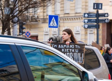 Kyiv, Ukrayna - 30 Mart 2025: Eylemciler Azov 'u desteklemek için şehir merkezinde toplandılar.