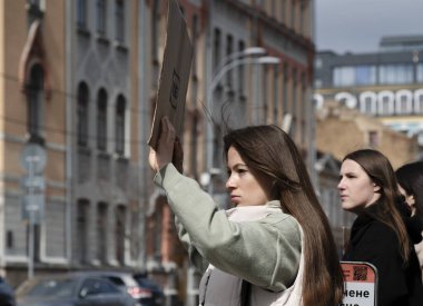 Kyiv, Ukrayna - 30 Mart 2025: Eylemciler, Azov mitinginde adalet ve siyasi tutuklulara destek çağrısında bulunmak üzere şehir merkezinde toplandılar.