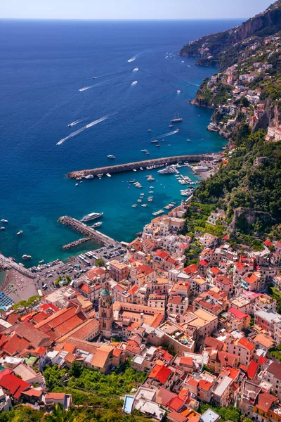 Αμάλφι Ιταλία Εναέρια Εικόνα Cityscape Της Διάσημης Πόλης Amalfi Βρίσκεται — Φωτογραφία Αρχείου