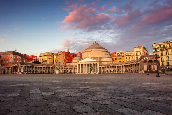 Неаполь Италия Изображение Феллеса Италия Видом Большую Общественную Городскую Площадь — стоковое фото